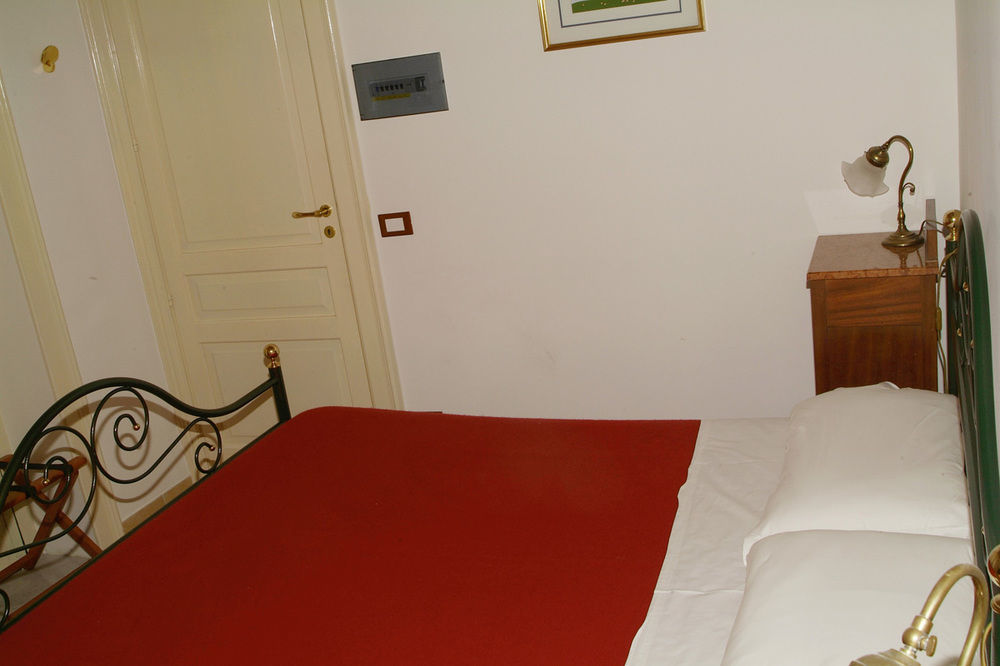 Ortigia Camere Con Vista Da Giulio B&B Syracuse Eksteriør bilde
