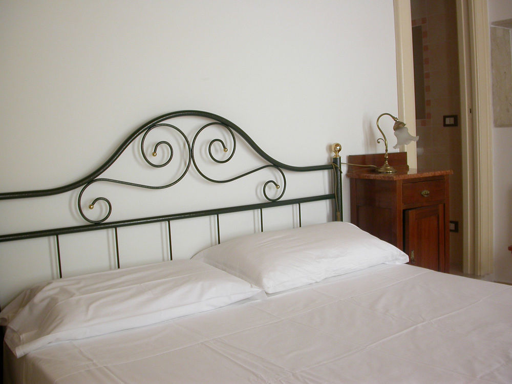 Ortigia Camere Con Vista Da Giulio B&B Syracuse Eksteriør bilde